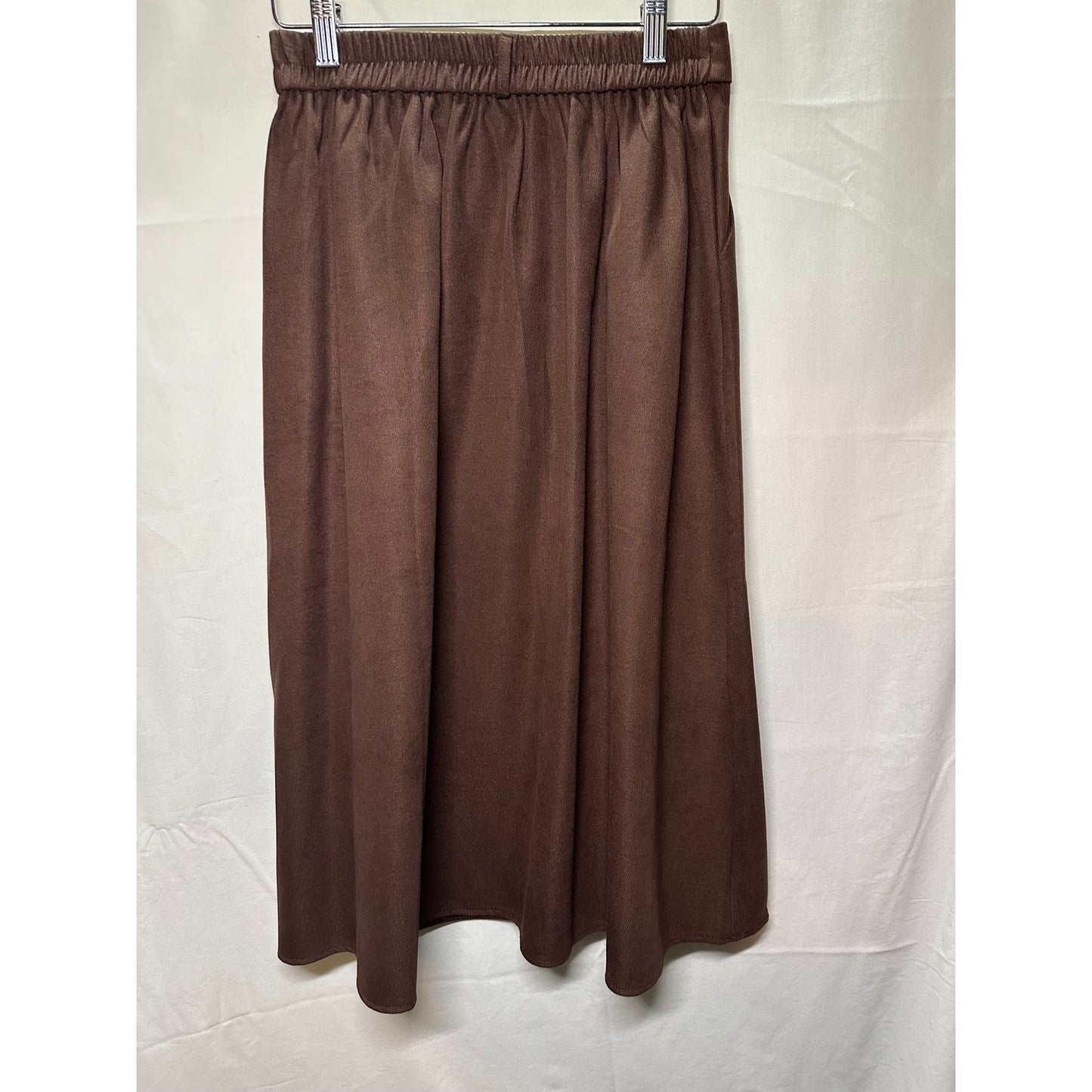 Brown Button-Front Midi Skirt with Elastic Waist - Size Medium