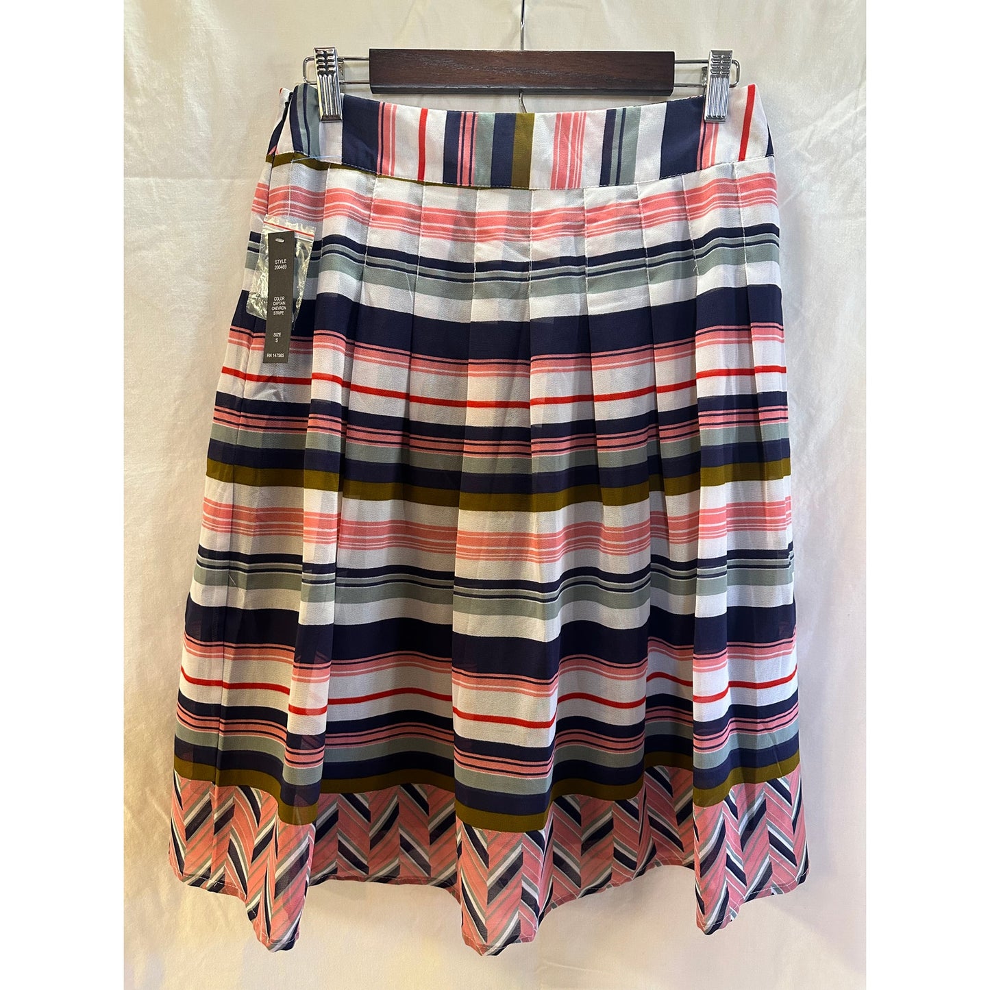 Mix Nouveau Chevron Stripe Pleated Skirt - Size Small