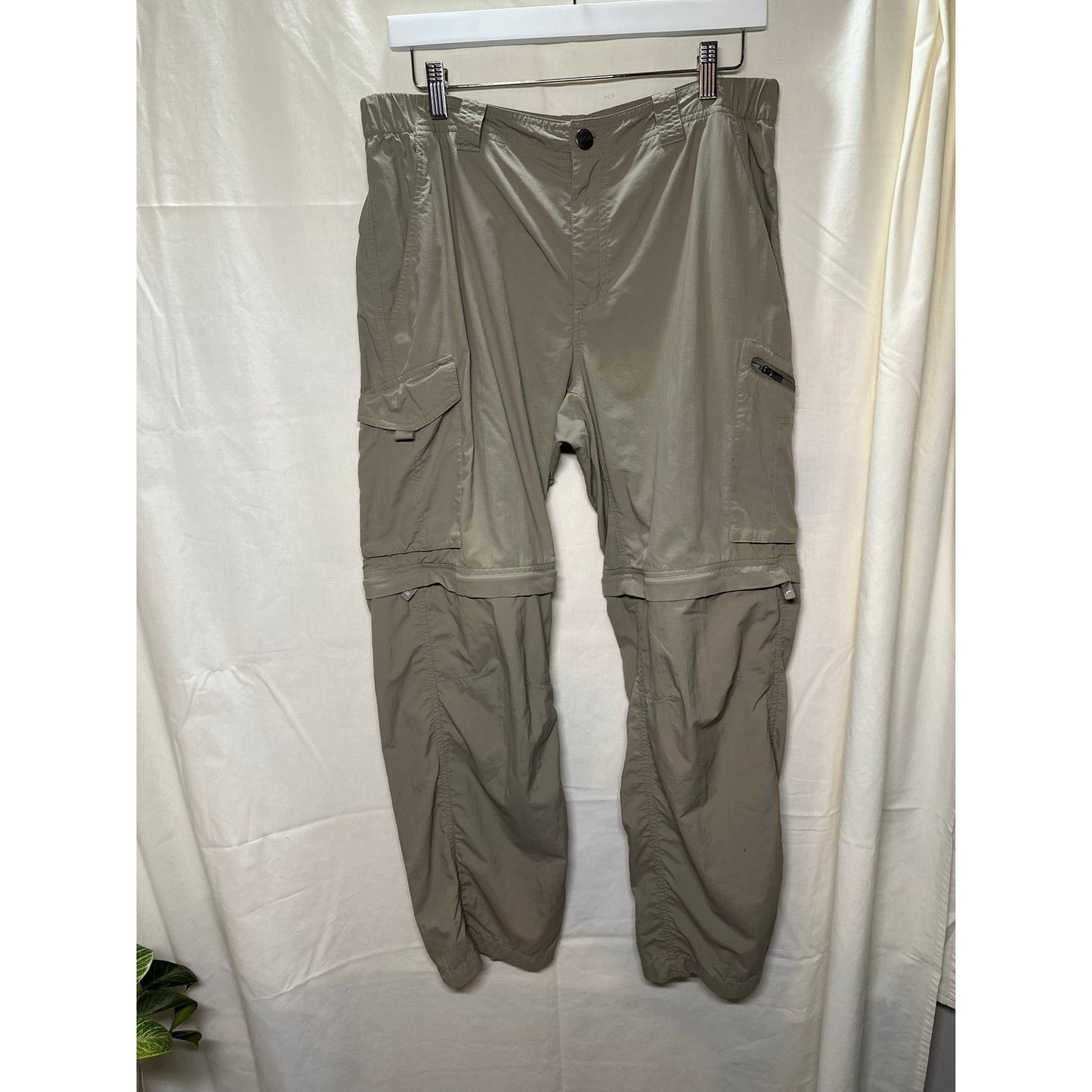 Columbia Men's Omni-Shade Convertible Cargo Pants - Waist 34", Inseam 30"