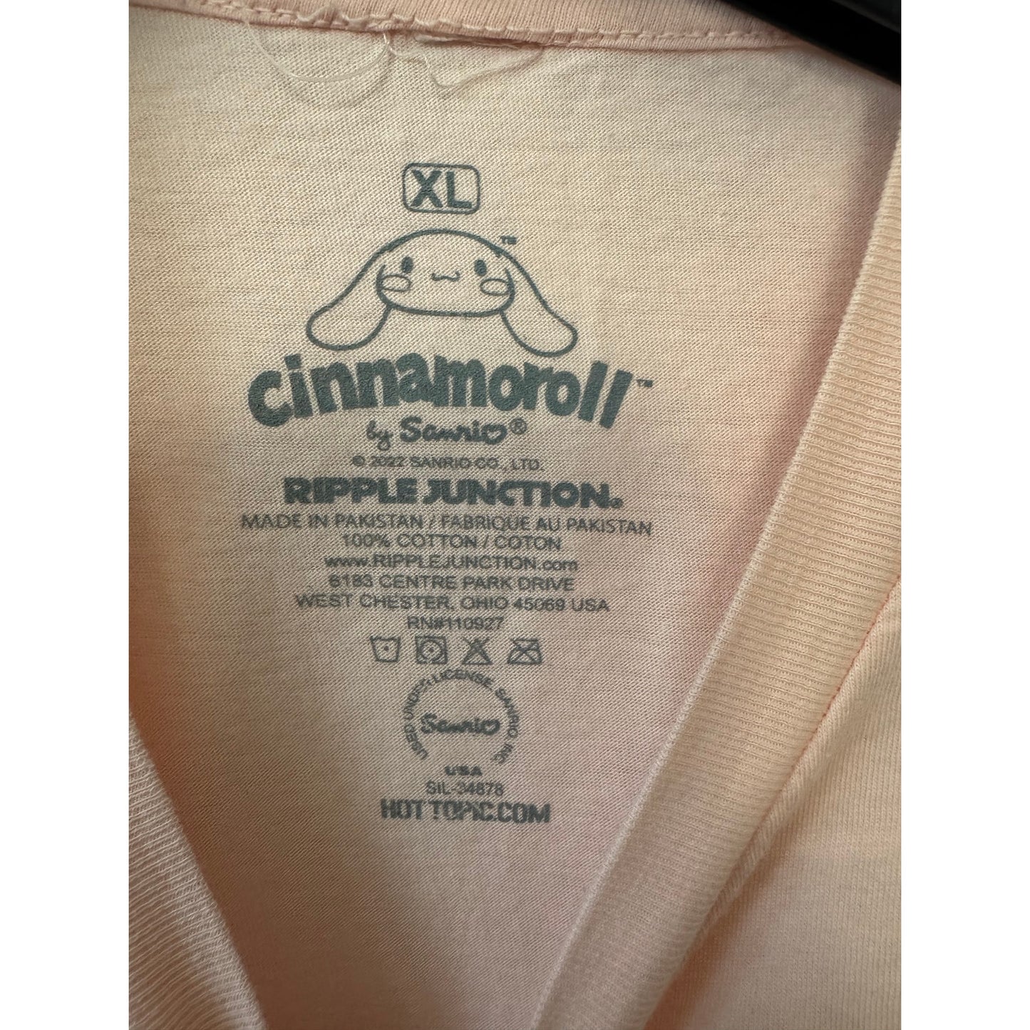 Cinnamoroll by Sanrio Pink Graphic T-Shirt - Size XL