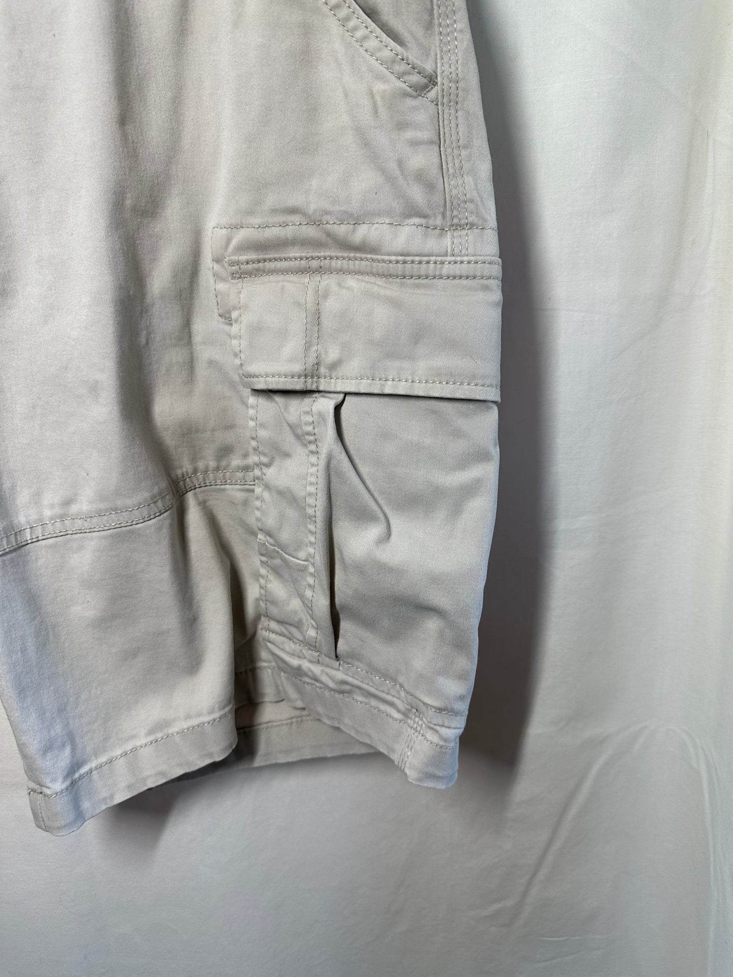 Saddlebred Men's Cargo Shorts - Size 36 - Stylish and Versatile