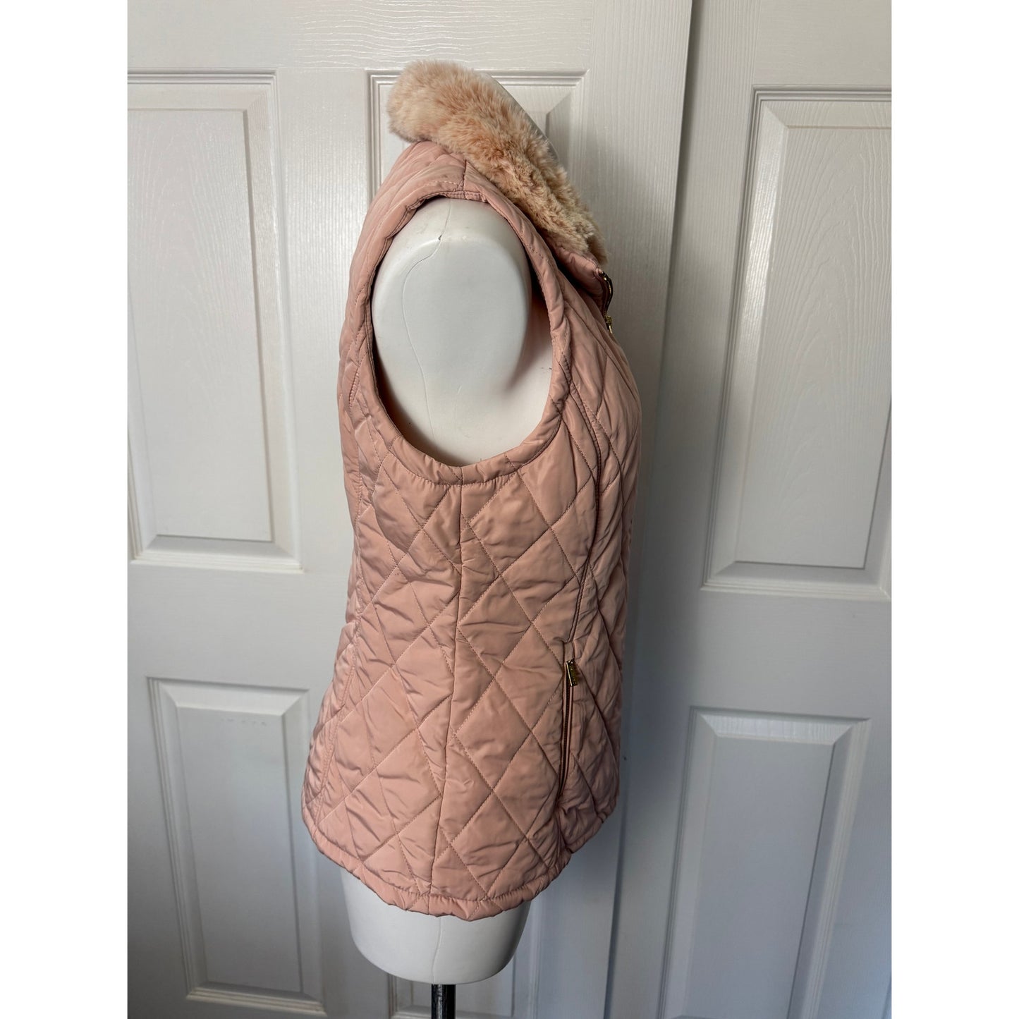 Calvin Klein Soft Pink Quilted Vest - Cozy Chic Elegance - M