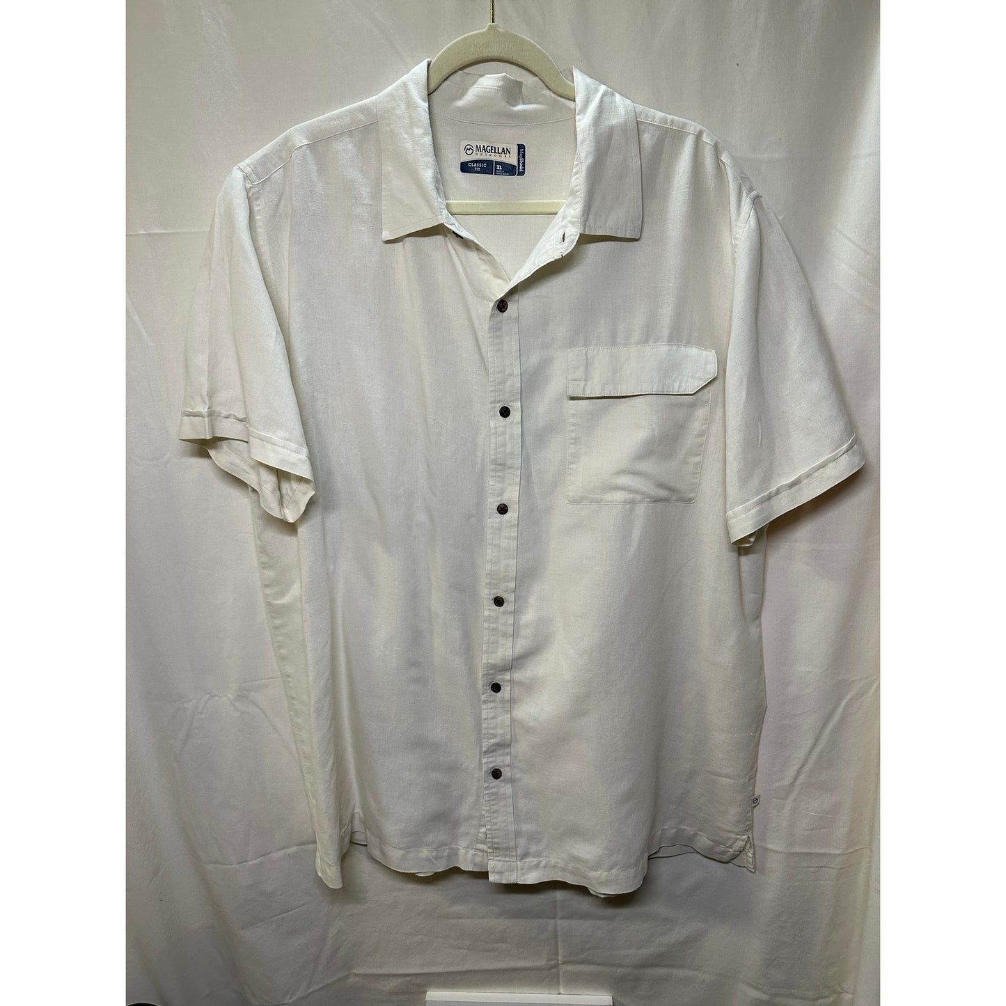 Magellan Outdoors White Button-Up Shirt - Size XL