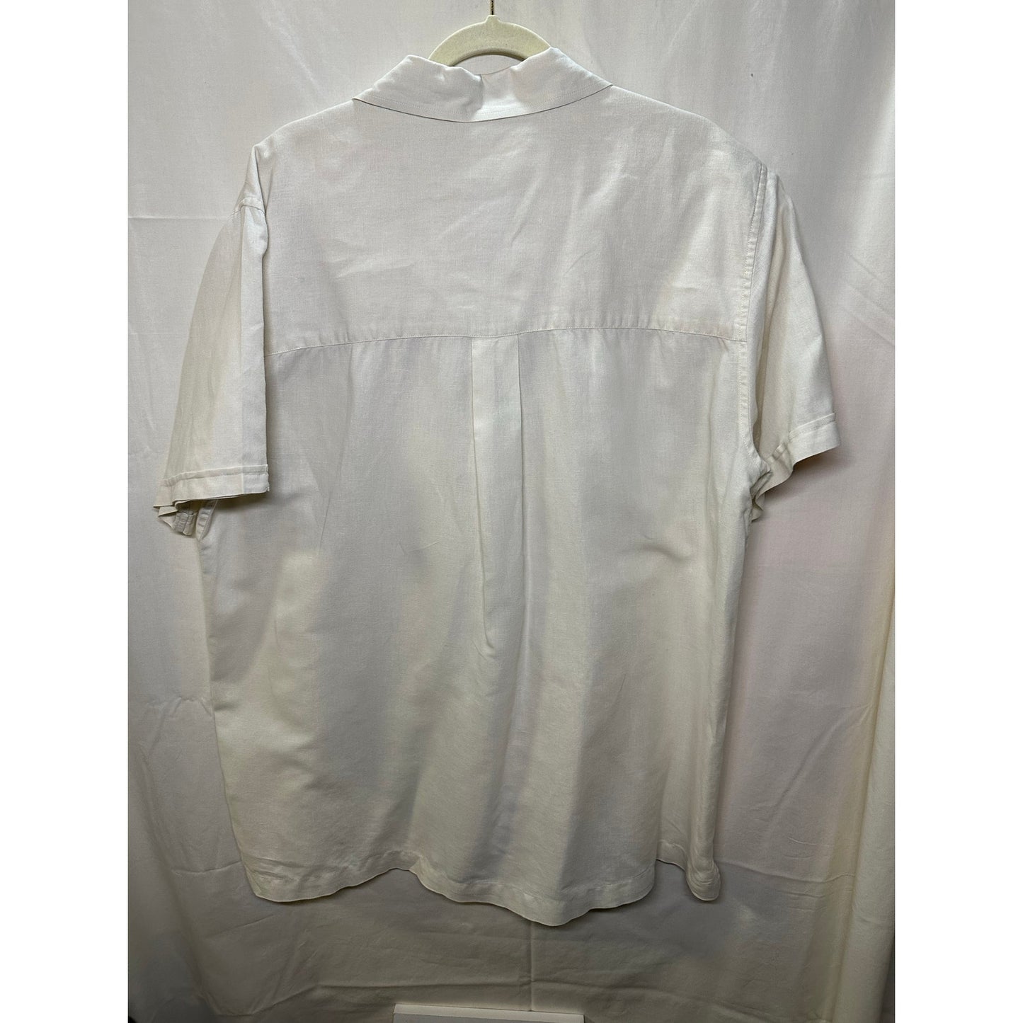 Magellan Outdoors White Button-Up Shirt - Size XL