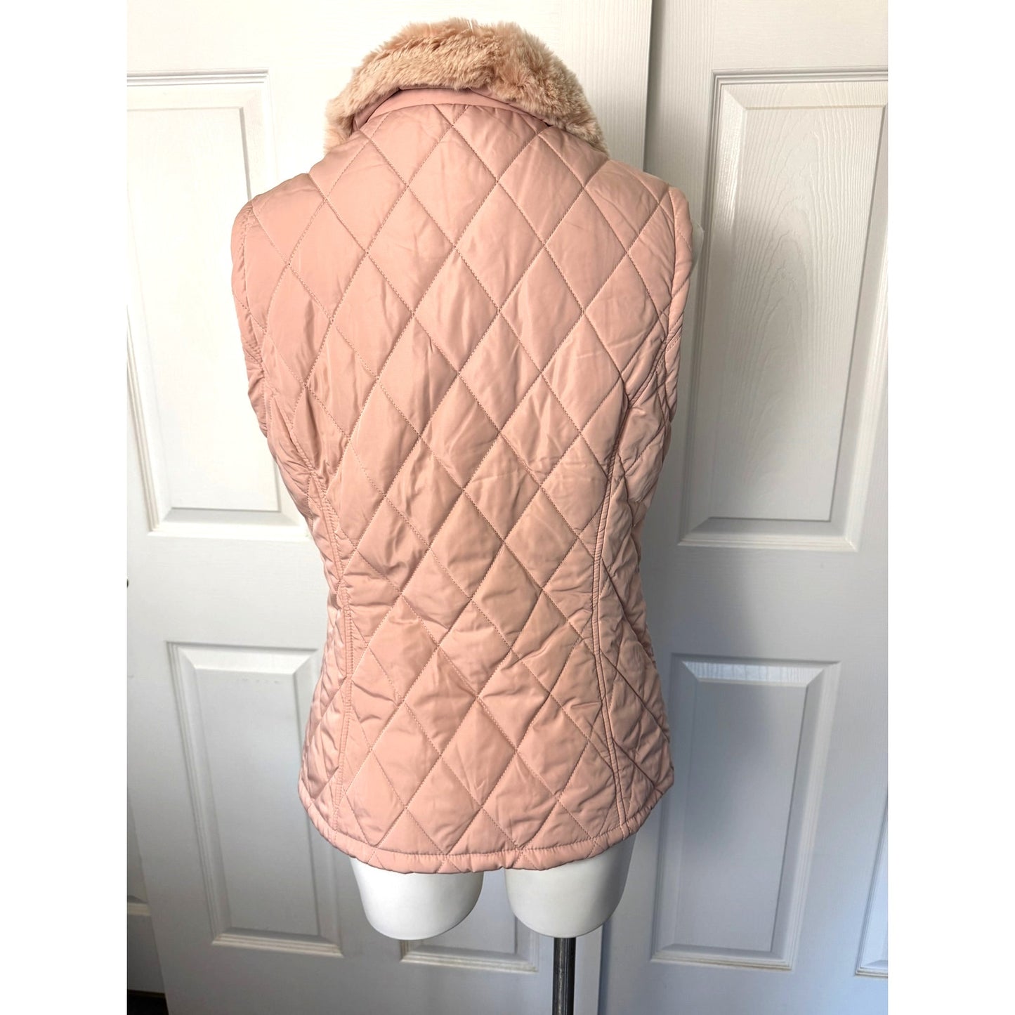 Calvin Klein Soft Pink Quilted Vest - Cozy Chic Elegance - M